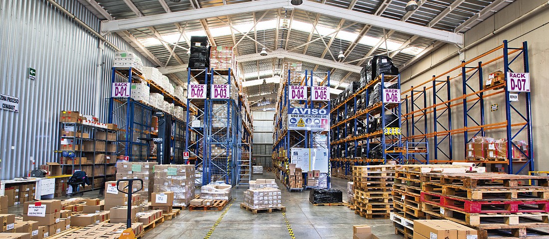 Implementacion personalizada rack y material en piso Implementacion personalizada rack y material en piso